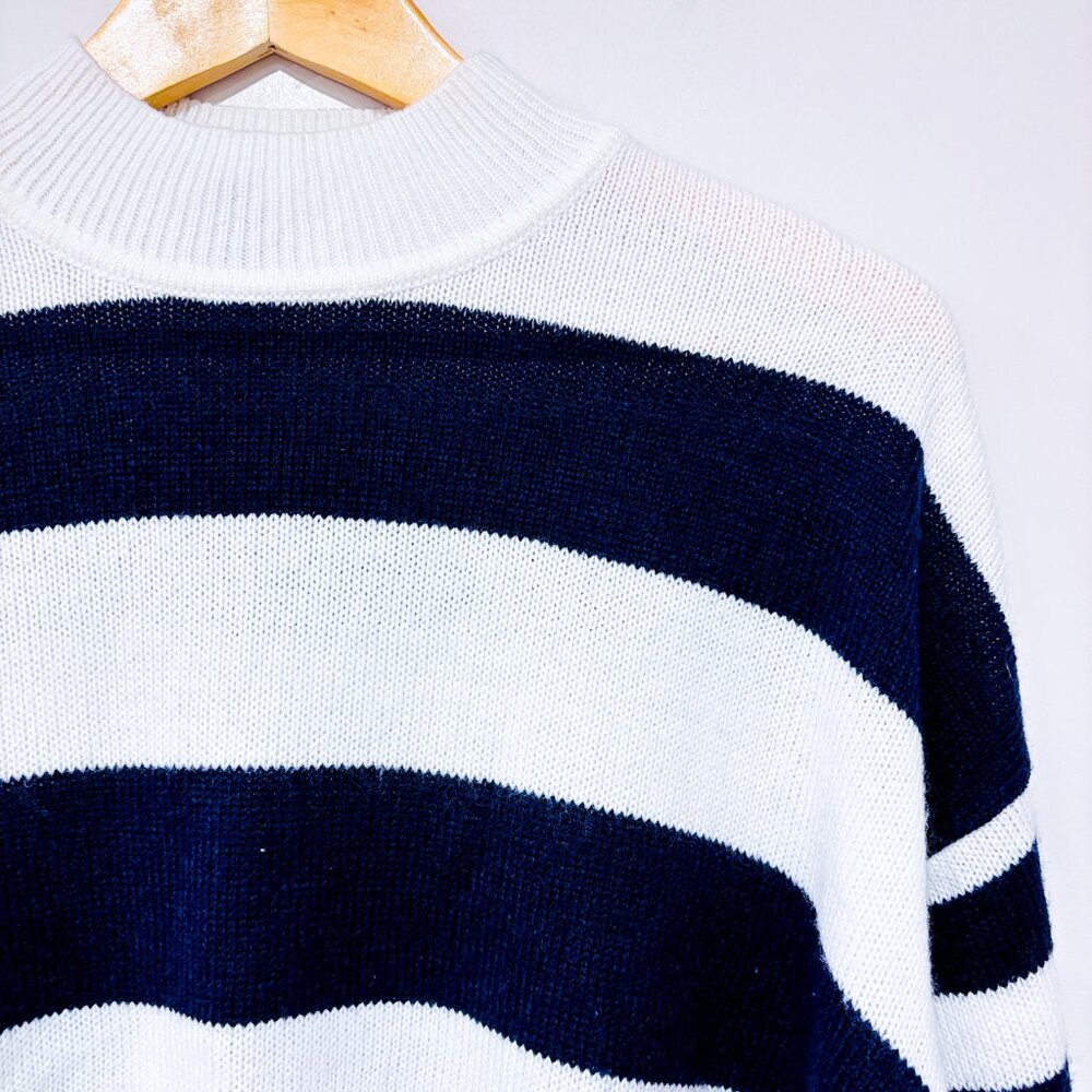 H&M Navy & White Striped Cropped Knit Sweater Mock Neck | Medium * - Picture 4 of 7